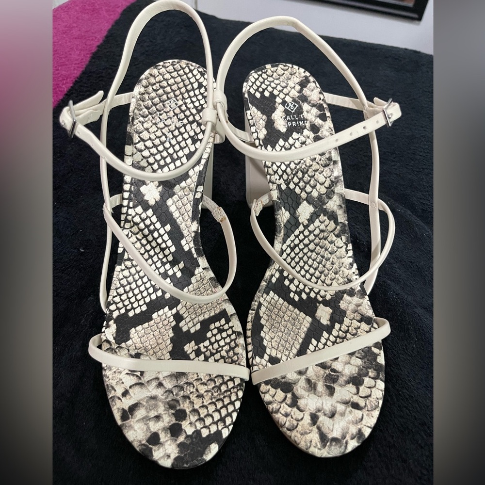 NIB Call It Spring Impressa Heels Size: 8